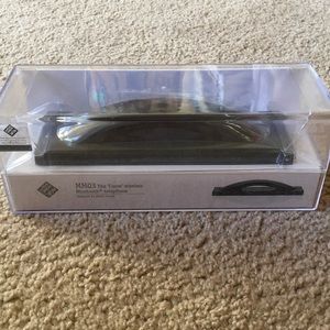 NEW SEALED packaging MM03 CURVE WIRELESS BOXED